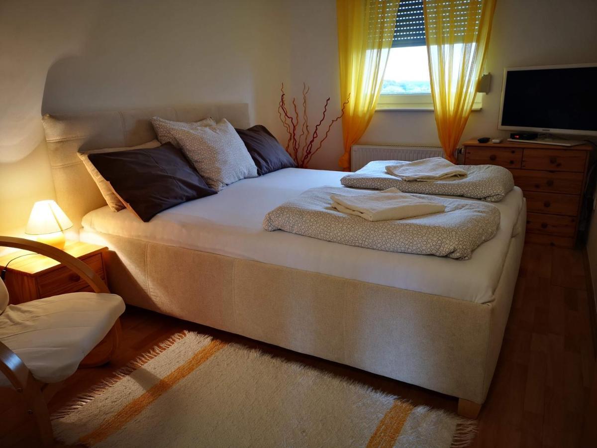 Meszaros Apartman Bük Eksteriør billede